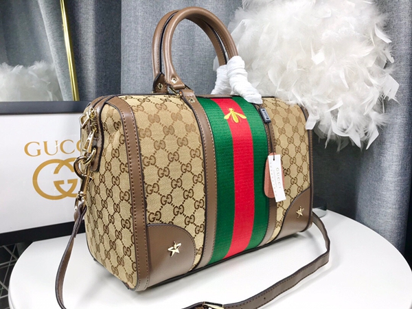 激安グッチバッグコピー背面デザイン